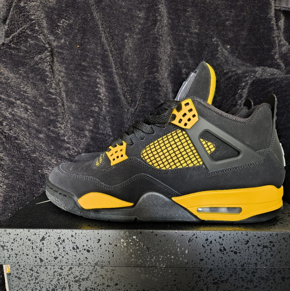 Jordan 4 Yellow Thunder